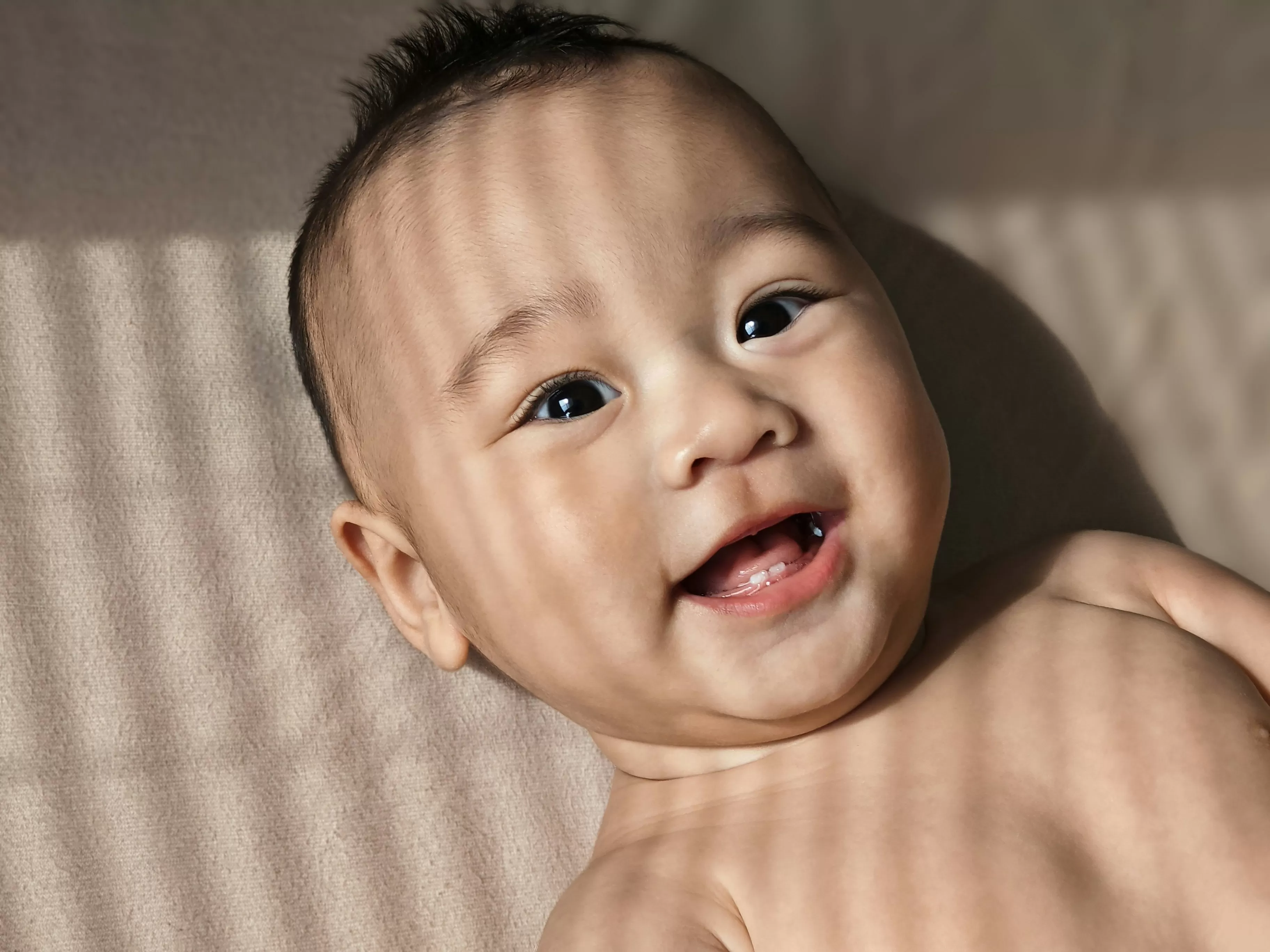 Teething Symptoms Explained: What's Normal, What's Not, and When Parents Should Worry