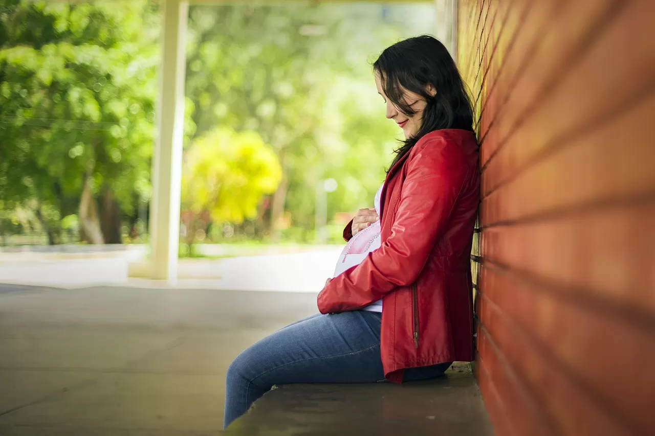 Early Pregnancy Signs: Subtle Pregnancy Symptoms Week 1 That Show Up Before a Missed Period
