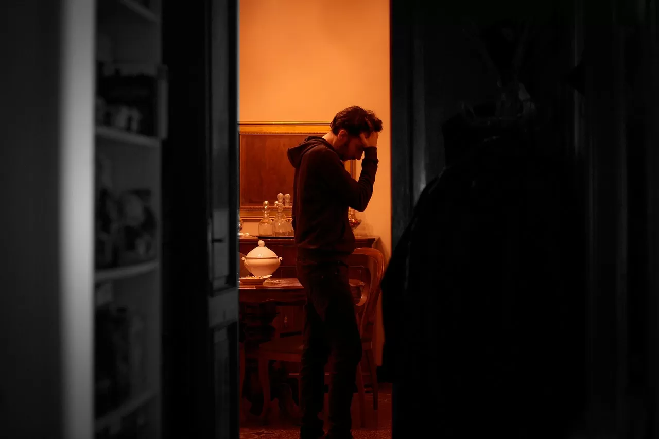 Social Anxiety Symptoms in Adults: Hidden Signs of Anxiety Disorder and Fear of Social Situations