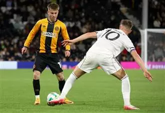 Knight signs new deal with U’s