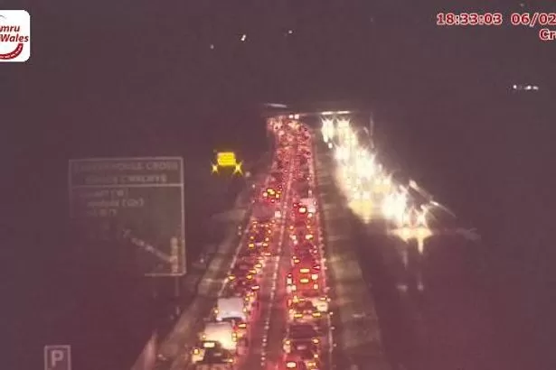 Big queues as key Cardiff route the A4232 is part blocked