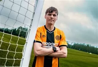U’s add defender on transfer deadline day